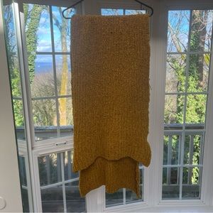 Super soft thick scarf!!